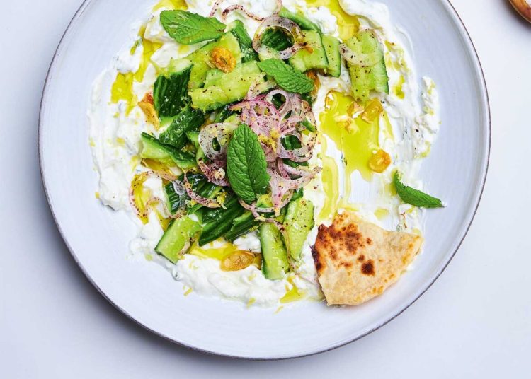 Aλμυρές & δροσερές συνταγές με γιαούρτι, αντίδοτο στον καύσωνα