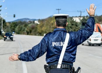 Δ. Ελλάδα: Συνεχείς οι έλεγχοι για κράνη σε οδηγούς δίκυκλων -Βροχή τα πρόστιμα