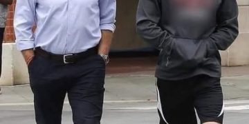 Εψαχνε για δουλειά….