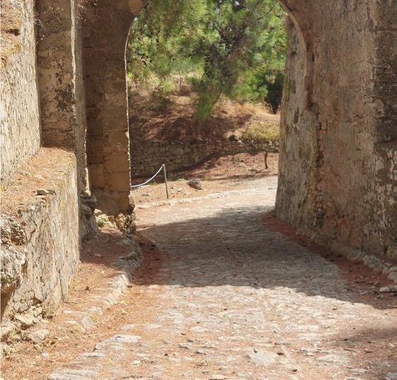 Κάστρο Ζακύνθου: Αποκαθίστανται οι λιθόστρωτες διαδρομές και δημιουργείται νέο δίκτυο περιήγησης