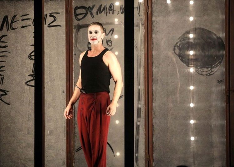 «Μόνος με τον Άμλετ» ο Αιμίλιος Χειλάκης στην Ήλιδα στις 19/8