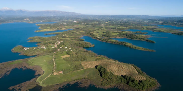 «Δεν θα γίνουμε συνένοχοι στο έγκλημα»-Αντιδρά για τα φωτοβολταϊκά ο Σύλλογος Λίμνης Πηνειού