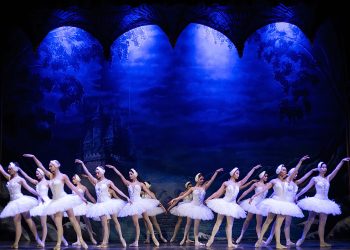 “Η Λίμνη των Κύκνων” του Τσαϊκόφσκι στο θέατρο Αρχαίας Ήλιδας (Σάββατο 9/8)