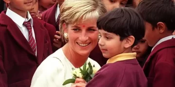 Πριγκίπισσα Νταϊάνα: 28 χρόνια από τον θάνατο της – Πώς το «Ρόδο της Αγγλίας» επισκίασε το βρετανικό στέμμα