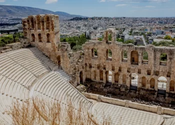 Ηρώδειο: «Λουκέτο» στο μνημείο για τρία χρόνια – Τι θα περιλαμβάνουν οι εργασίες ανάδειξης, προστασίας και αποκατάστασης