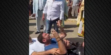 Κεφαλονιά: Η λιτανεία του Αγίου Γερασίμου, η λαοθάλασσα πιστών και το… απρόοπτο με τον «δαιμονισμένο»