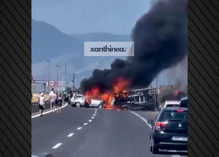 Τραγωδία στην Εγνατία – Το φορτηγό έπεσε πάνω σε αυτοκίνητα στα διόδια Ιάσμου, τρεις νεκροί, δύο βαριά τραυματίες