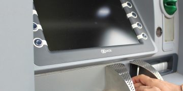 Επίσημη απόφαση: Ποιοι συμβασιούχοι εργαζόμενοι άνω των 60 ετών δεν μπορούν να απολυθούν έως να βγουν στη σύνταξη