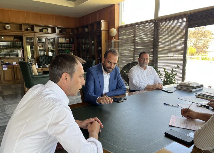Συνάντηση Δημάρχου Ολυμπίας και Περιφερειάρχη για την αποκατάσταση μετά τις φωτιές