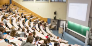 Πέφτουν σε βαθμολογία πανεπιστήμια, κολέγια – Έκπληξη η άνοδος των στρατιωτικών σχολών