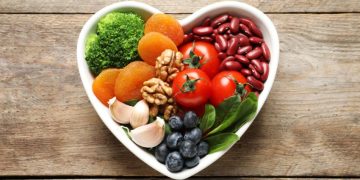 Υγεία & διατροφή: Τι να τρώμε το καλοκαίρι-«έξυπνα» & θρεπτικά σνακ