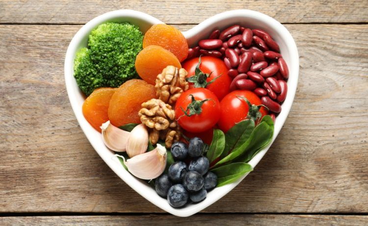 Υγεία & διατροφή: Τι να τρώμε το καλοκαίρι-«έξυπνα» & θρεπτικά σνακ