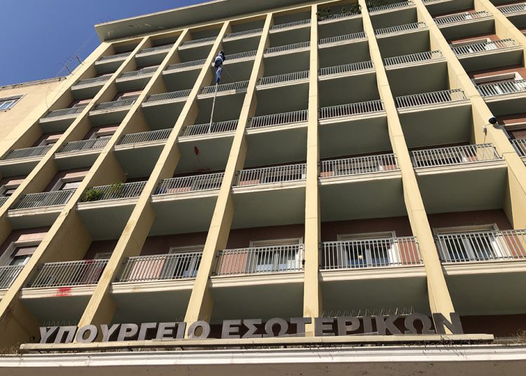 Εκατοντάδες προσλήψεις σε Δημόσιο και ΟΤΑ