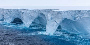 Ανταρκτική: Το μεγαλύτερο παγόβουνο A23a στον κόσμο λιώνει πολύ γρήγορα