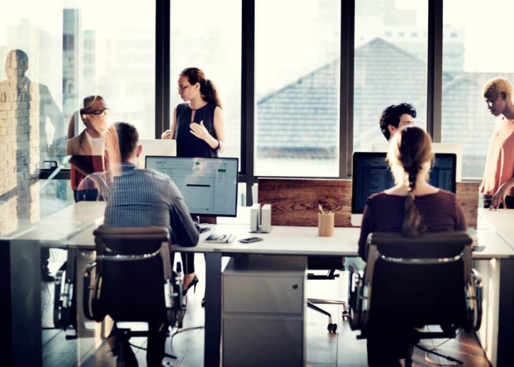 Σχεδόν οι μισοί εργοδότες δυσκολεύονται να βρουν εργαζόμενους – Πρόβλημα η εξειδίκευση