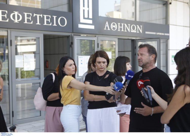 Τέμπη: «Τα στοιχεία μιλάνε μόνα τους – Ζητάμε κακούργημα για αυτούς που δολοφόνησαν τα παιδιά μας»