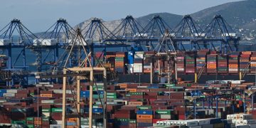 Στον Πειραιά η μεγαλύτερη τελωνειακή απάτη-Η Ευρωπαϊκή Εισαγγελία κατέσχεσε κινεζικά προϊόντα