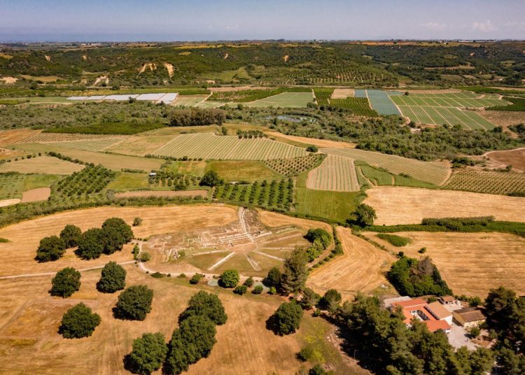 Αρχαία Ήλιδα: Ξεκινούν ανασκαφές στην ακρόπολη για την ανακάλυψη αρχαίων ευρημάτων