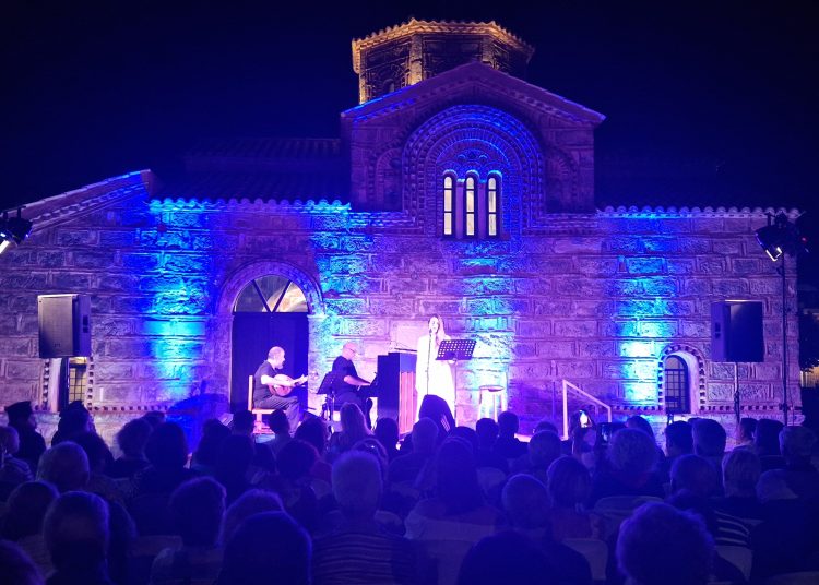 Μάγεψε το κοινό της Γαστούνης η συναυλία για τον Μίκη Θεοδωράκη