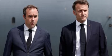 Τον υπουργό Άμυνας Σεμπαστιάν Λεκορνί διόρισε νέο πρωθυπουργό στη Γαλλία ο Μακρόν