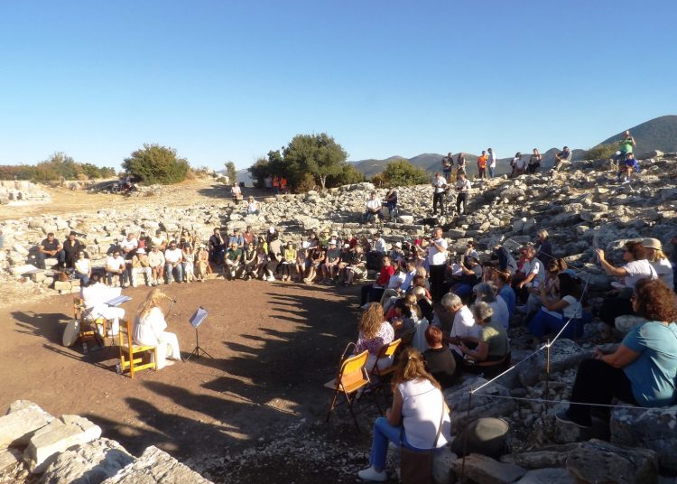 Αρχαίο Θέατρο Πλατιάνας Κρεστένων: Ζωντάνεψε η περιοχή με την μουσική εκδήλωση