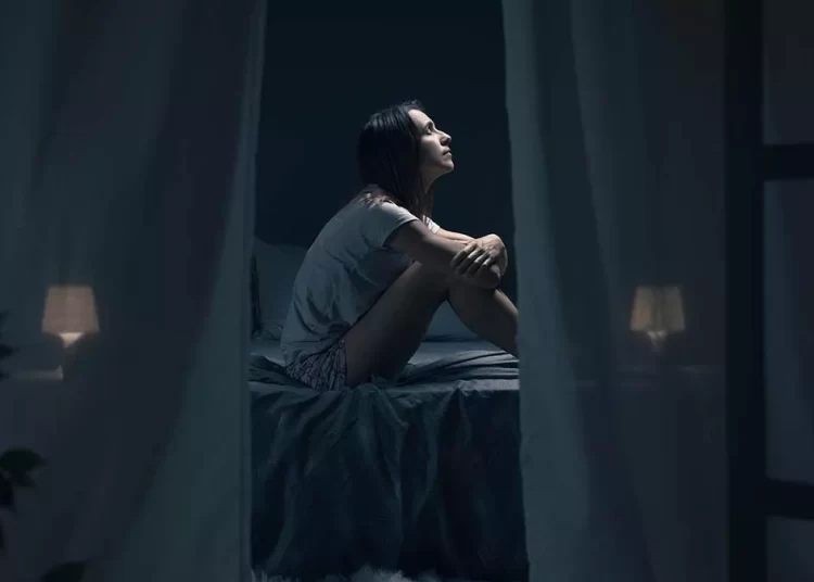 Μένετε ξάγρυπνοι στις 3 τα ξημερώματα; Η αρχαία πρακτική που διώχνει τις «κακές» σκέψεις και ηρεμεί το μυαλό