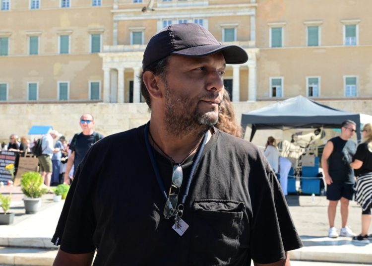 Nαι στην εκταφή του γιου του Πάνου Ρούτσι αλλά όχι για τοξικολογικές εξετάσεις – Τι αναφέρει η εντολή της Εισαγγελίας Λάρισας