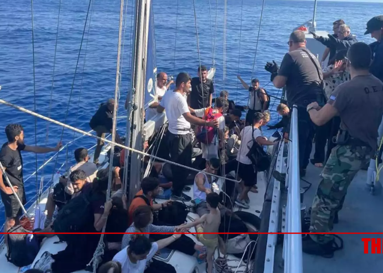 Στο λιμάνι του Κατακόλου θα αφιχθούν πενήντα περίπου μετανάστες, που περισυνελέγησαν στη θαλάσσια περιοχή της Κεφαλονιάς.