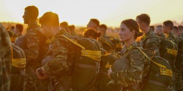 Ένστολοι: Νέο μισθολόγιο από τον Οκτώβριο–Πόσο θα αυξηθούν οι μισθοί