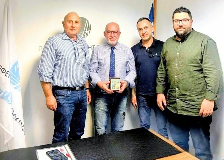 Εμπορικός Σύλλογος Ολυμπίας: Επιδιώκει μέσω ΠΔΕ λεωφορειακή σύνδεση Ακρόπολης-Ολυμπίας