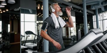 Επτά λάθη που πρέπει να αποφεύγουν οι 50χρονοι στο γυμναστήριο