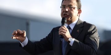 Τουρκικό δικαστήριο διέταξε τη σύλληψη του φυλακισμένου Ιμάμογλου για “πολιτική κατασκοπεία”