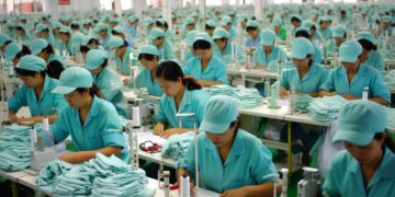 Η Κίνα απαντά στον Τραμπ με το ισχυρότερο όπλο της: Τα εργοστάσιά της