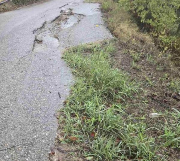 Φρίξα: Η κακοκαιρία δημιούργησε καθιζήσεις σε δρόμους