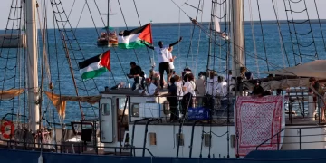 Οι Ισραηλινοί αναχαίτισαν 19 σκάφη του στολίσκου προς τη Γάζα: Ανάμεσά τους και το ελληνικό «Οξυγόνο»