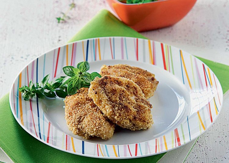 Κοτόπουλο φιλέτο πανέ με τραγανή κρούστα από νιφάδες βρώμης