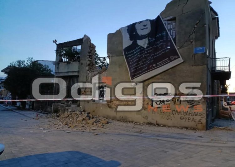 Πύργος: Κτήριο κατέρρευσε στην πλατεία Μίκη Θεοδωράκη