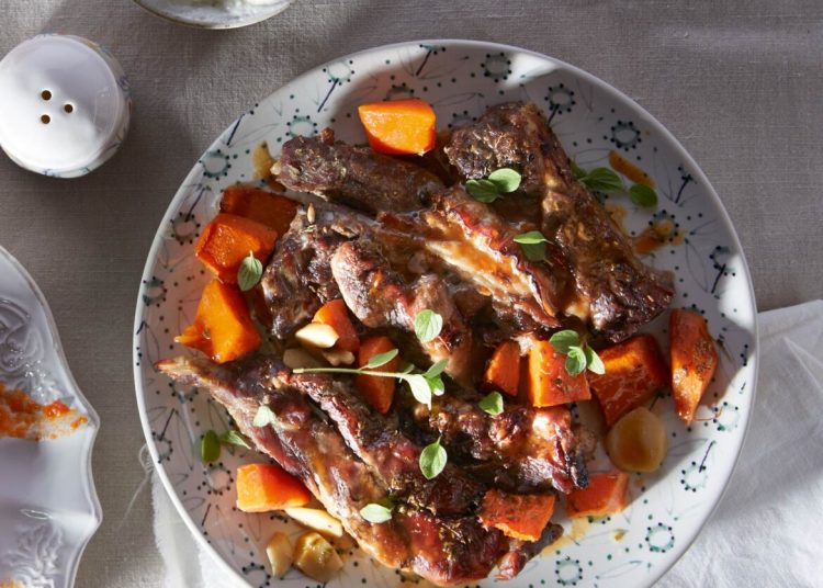 Μοσχαρίσια μπριζολάκια με κολοκύθα, μέλι και λεμόνι