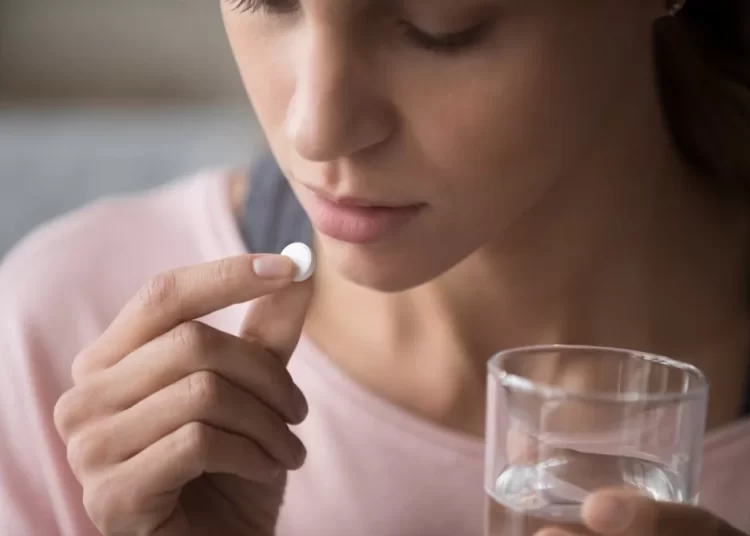 Έμφραγμα και εγκεφαλικό: Ποιο φάρμακο είναι πιο δραστικό από την ασπιρίνη – Έρευνα στο Lancet