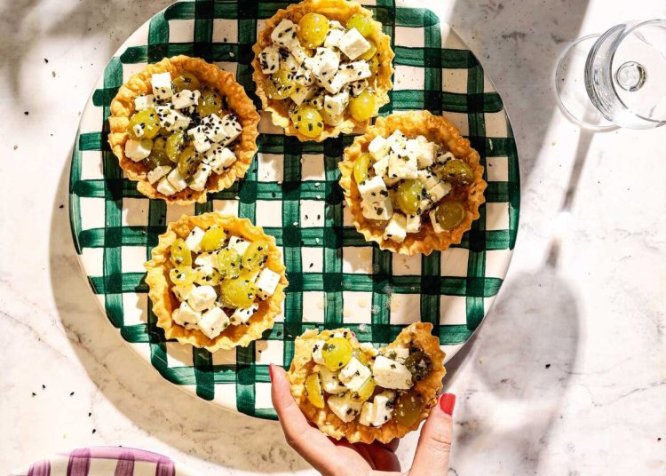 Ταρτάκια γεμιστά με σταφύλι και μέλι