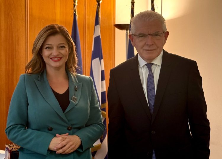 Συνάντηση Αυγερινοπούλου-Λυκουρέντζου για στήριξη αγροτών