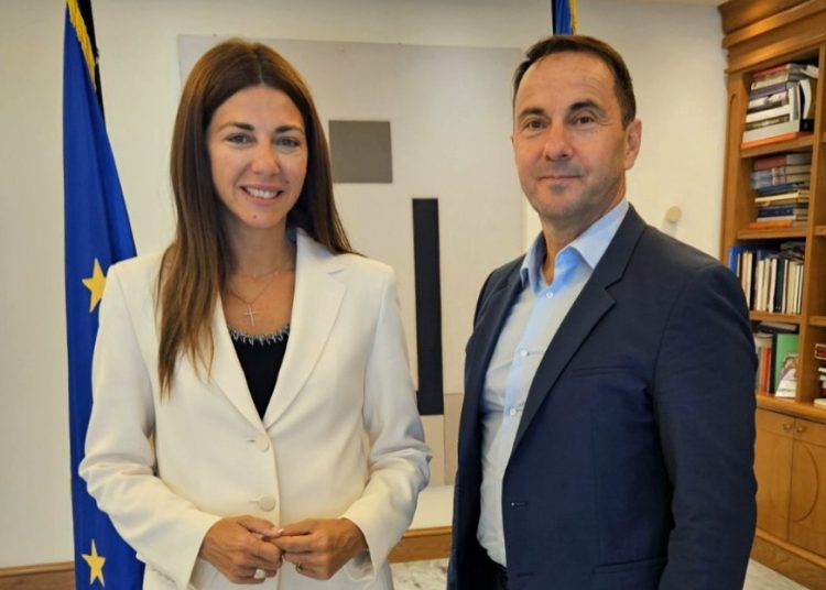 Συνάντηση Δημάρχου Ζαχάρως με Σ. Ζαχαράκη για τα εκπαιδευτικά θέματα