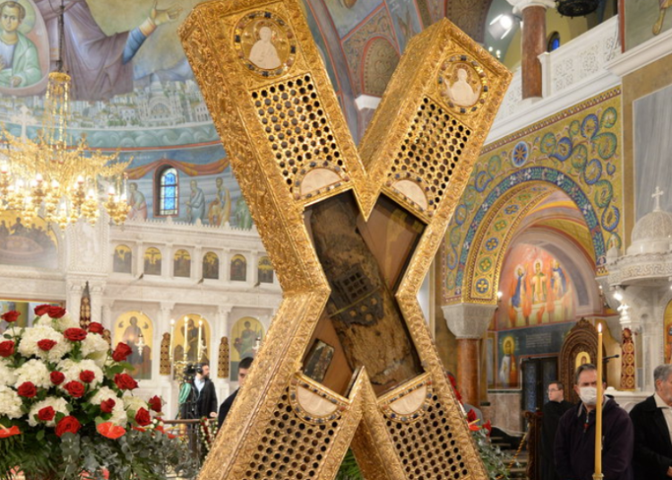 Η Πάτρα τιμά με λαμπρότητα τον Πολιούχο της, Άγιο Ανδρέα – Χιλιάδες πιστοί συρρέουν στον Ναό