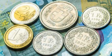 Δάνεια σε ελβετικό φράγκο: Τι προβλέπει η νέα ρύθμιση, πώς θα γίνεται το «κούρεμα» – Πίνακες και παραδείγματα