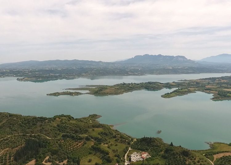 Δήμος Ήλιδας: Εναντιώνεται στα φωτοβολταϊκά στη λίμνη Πηνειού-Κάνει ασφαλιστικά μέτρα