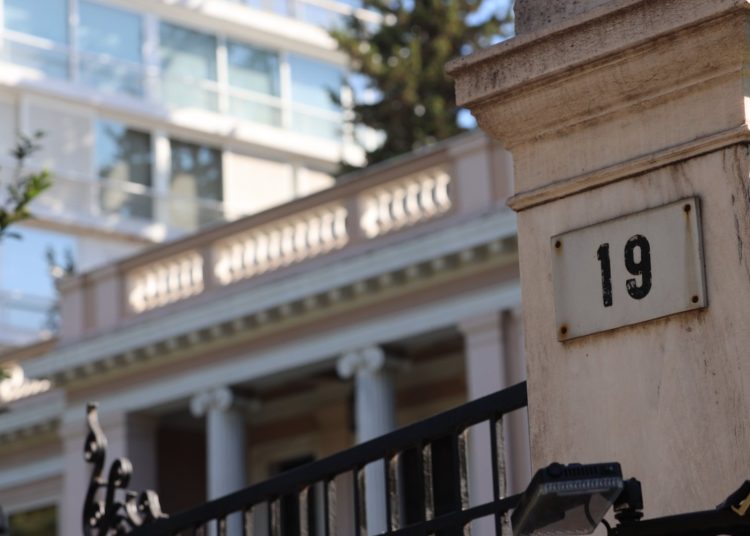 Τα χιλιάδες όπλα στην Κρήτη και το Μαξίμου φυλάει τον…Άγνωστο Στρατιώτη!