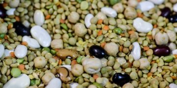 «Χρυσά» τα όσπρια στο ράφι – Καταγγελίες για αισχροκέρδεια