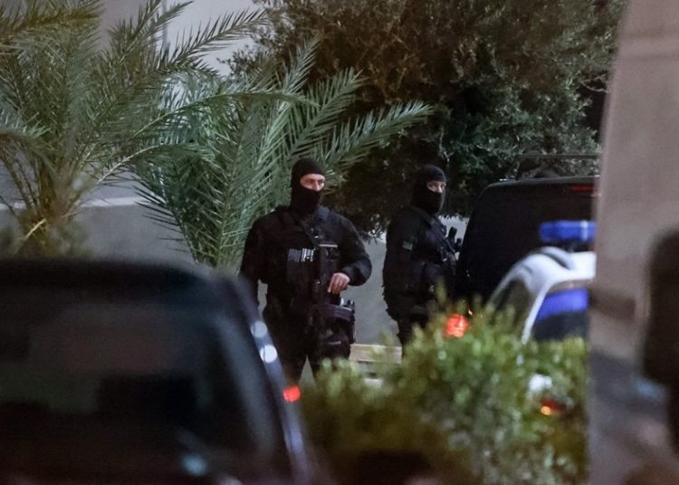 Παραδόθηκαν τα τρία καταζητούμενα αδέλφια για το μακελειό στα Βορίζια