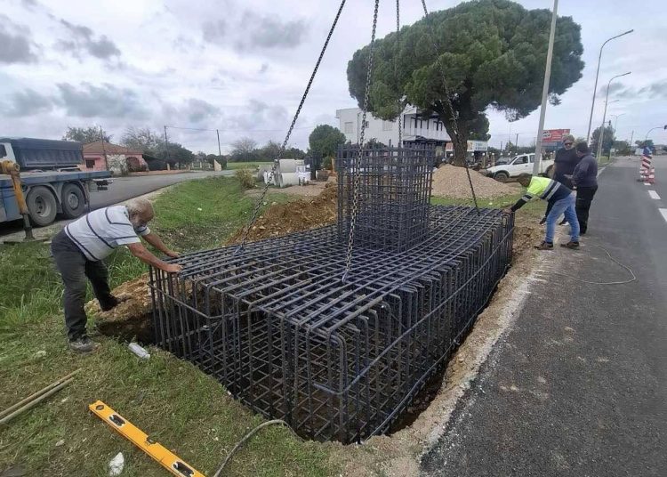 Κόμβος Λαστεΐκων: Τοποθετείται πινακίδα ενημέρωσης για οδηγούς στην Ολυμπία Οδό