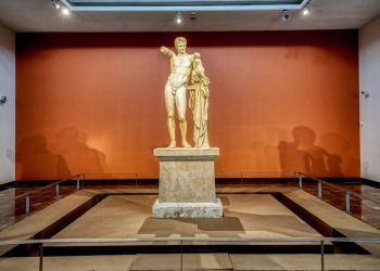 Ολυμπία: Σε εσωτερικό χώρο και χωρίς κόσμο η τελετή Αφής της Ολυμπιακής Φλόγας